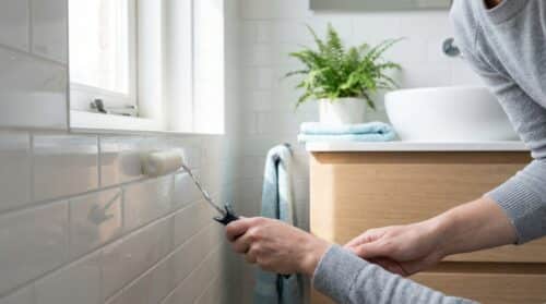 5 slimme tips om je badkamertegels snel en makkelijk te verven